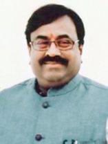 Industry groups should come forward for farmers | उद्योग समूहांनी शेतकºयांसाठी पुढे यावे Industry groups should come forward for farmers | उद्योग समूहांनी शेतकºयांसाठी पुढे यावे