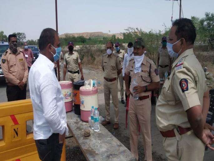 Strict blockade at Naigaon border nose | नायगाव सीमा नाक्यावर कडक नाकाबंदी