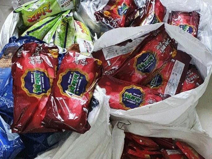 32,000 gutkas seized in Sakegaon | साकेगावात ३२ हजाराचा गुटखा जप्त 32,000 gutkas seized in Sakegaon | साकेगावात ३२ हजाराचा गुटखा जप्त
