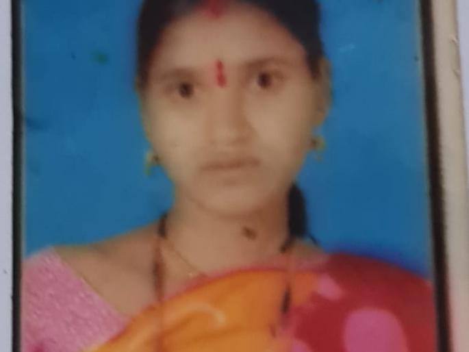 Husband kills wife with ax | पतीकडून पत्नीचा कुऱ्हाडीने खून Husband kills wife with ax | पतीकडून पत्नीचा कुऱ्हाडीने खून