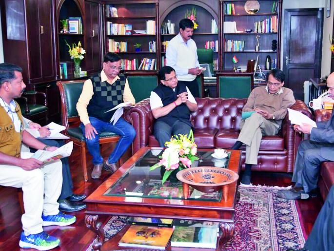 Ratnagiri: The order for strict enforcement of Suresh Prabhu's ban on LED fishery | रत्नागिरी : एलईडी मच्छीमारीबाबत सुरेश प्रभूंचे बंदीच्या कडक अंमलबजावणीचे आदेश