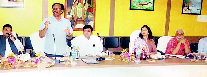 The office bearers of Pune District Bank realized the technology of Gadchiroli Bank | पुणे जिल्हा बँकेच्या पदाधिकाऱ्यांनी जाणले गडचिरोली बँकेचे तंत्रज्ञान The office bearers of Pune District Bank realized the technology of Gadchiroli Bank | पुणे जिल्हा बँकेच्या पदाधिकाऱ्यांनी जाणले गडचिरोली बँकेचे तंत्रज्ञान