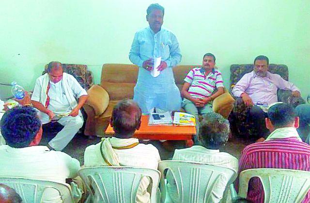 Extend information about development works | विकासकामांची माहिती पोहोचवा Extend information about development works | विकासकामांची माहिती पोहोचवा