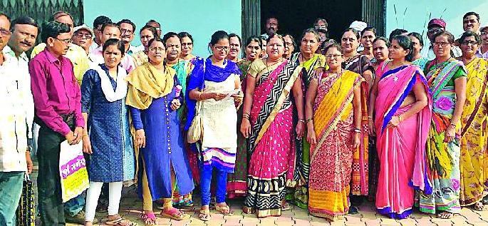 The displaced teacher will launch the movement | विस्थापित शिक्षक आंदोलन छेडणार