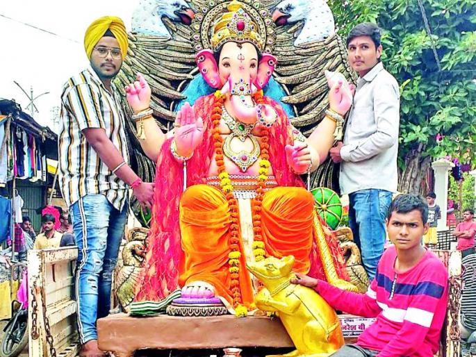 Coming up of the Ganraya | गणरायाचे उत्साहात आगमन Coming up of the Ganraya | गणरायाचे उत्साहात आगमन