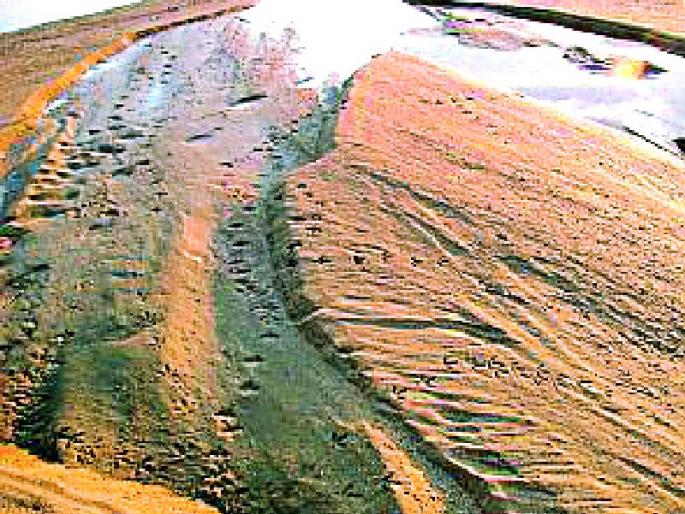 33 sanctioning of sandwiches finally | अखेर ३३ रेतीघाटांना मंजुरी 33 sanctioning of sandwiches finally | अखेर ३३ रेतीघाटांना मंजुरी