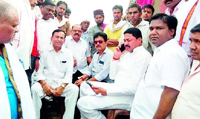 Nana Patole took a meeting with fire brigade shoppers | नाना पटोले यांनी घेतली अग्निकांडातील दुकानदारांची भेट