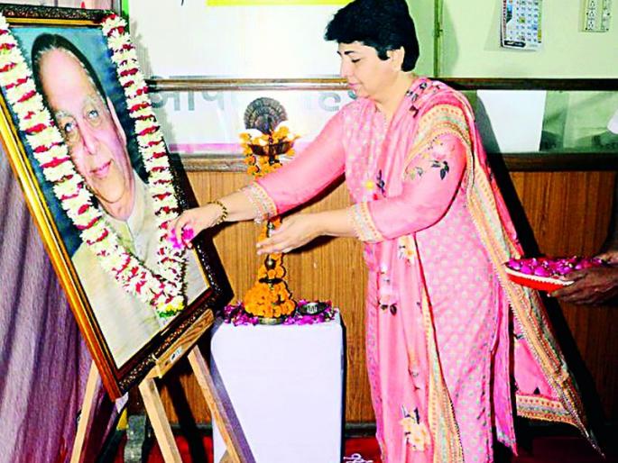 The referendum broke the pain of the common man | लोकमतने सर्वसामान्यांच्या व्यथा, वेदनांना वाचा फोडली The referendum broke the pain of the common man | लोकमतने सर्वसामान्यांच्या व्यथा, वेदनांना वाचा फोडली