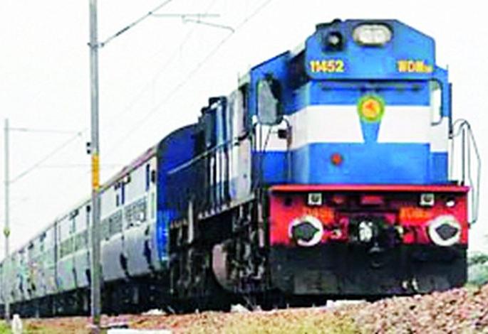 General ticket sales started after two years | तब्बल दोन वर्षांनंतर जनरल तिकीट विक्रीला झाला प्रारंभ General ticket sales started after two years | तब्बल दोन वर्षांनंतर जनरल तिकीट विक्रीला झाला प्रारंभ