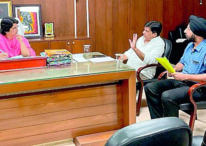 Submit the proposal of independent water supply scheme to the government immediately | स्वतंत्र पाणीपुरवठा योजनेचा प्रस्ताव तत्काळ शासनाकडे सादर करा Submit the proposal of independent water supply scheme to the government immediately | स्वतंत्र पाणीपुरवठा योजनेचा प्रस्ताव तत्काळ शासनाकडे सादर करा