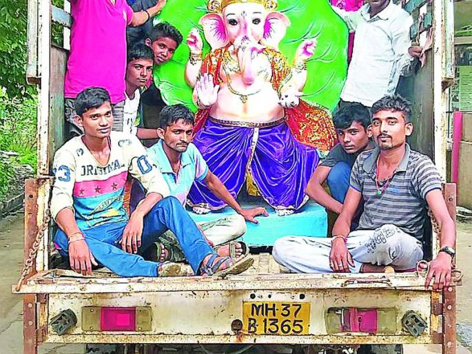 The coming up joy of the ganaraya | गणरायाचे जल्लोषात आगमन The coming up joy of the ganaraya | गणरायाचे जल्लोषात आगमन