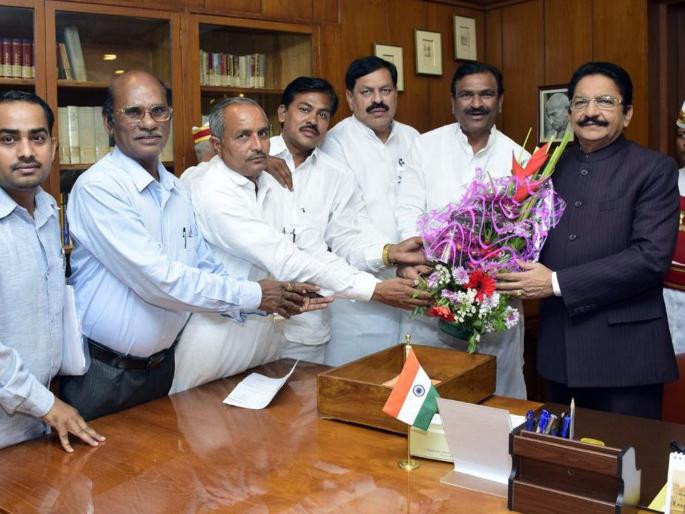 To the governor of the water supply certificate, | पाणी उपलब्धता प्रमाणपत्रासाठी मुटकुळेंचे राज्यपालांकडे गा-हाणे  To the governor of the water supply certificate, | पाणी उपलब्धता प्रमाणपत्रासाठी मुटकुळेंचे राज्यपालांकडे गा-हाणे