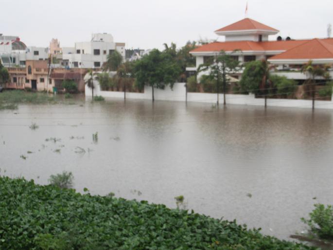 Heavy rain in Jalna district | गरजला अन्... बरसलाही...