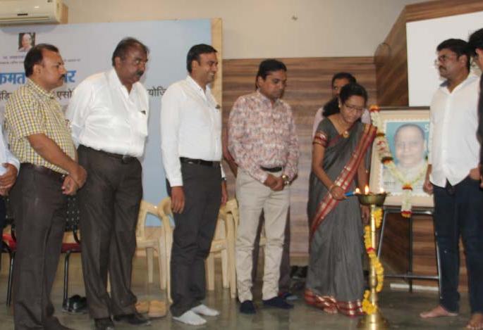 Handcuffs for disabled people | अपंगांना मिळणार कृत्रिम हात-पाय Handcuffs for disabled people | अपंगांना मिळणार कृत्रिम हात-पाय