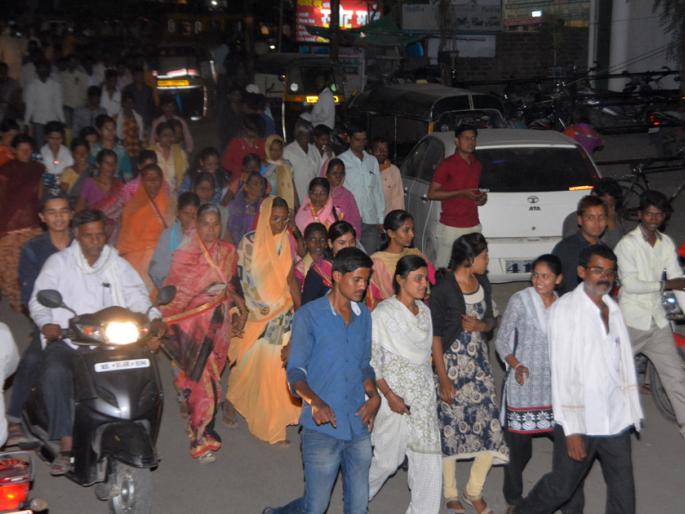 Devotees of Ganpati going to Rajur | गणरायाच्या जयघोषात भाविकांचे जथे राजूरकडे