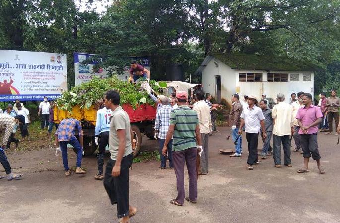 21 tonnes of garbage collected from Talere area under cleanliness campaign | स्वच्छता अभियानांतर्गत तळेरे परिसरातून २१ टन कचरा गोळा 21 tonnes of garbage collected from Talere area under cleanliness campaign | स्वच्छता अभियानांतर्गत तळेरे परिसरातून २१ टन कचरा गोळा