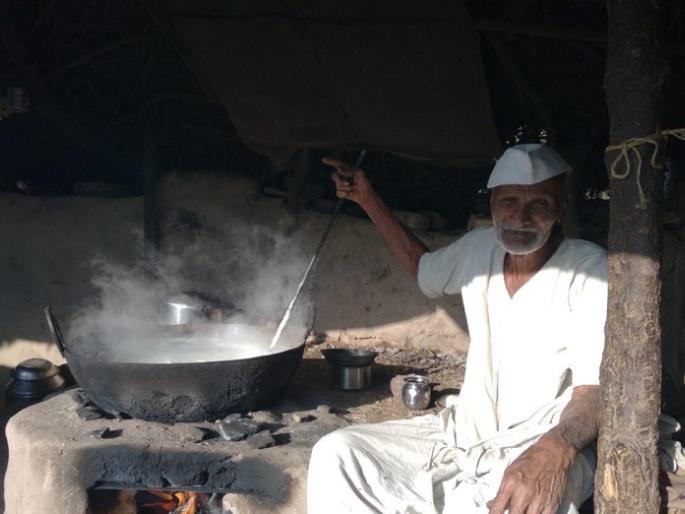 The sweetness of Nagarkar's mouth is so sweet | नगरकरांचे तोंड गोड करणारी रांजणी The sweetness of Nagarkar's mouth is so sweet | नगरकरांचे तोंड गोड करणारी रांजणी