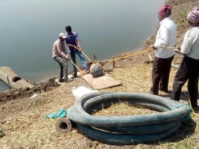 The dead body of Nandurmeshmeshwar ends | नांदुरमधमेश्वरमधील मृतसाठा संपुष्टात The dead body of Nandurmeshmeshwar ends | नांदुरमधमेश्वरमधील मृतसाठा संपुष्टात