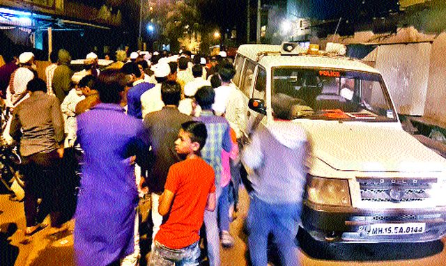 Malegaavi towel | मालेगावी टोळक्याचा धुडगूस