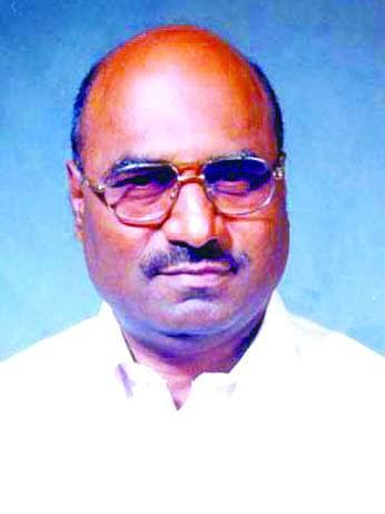 It was time to send home to all the three kings - Laxman Mane: Prohibition of the statement of Udayan Raj | तिन्ही राजांना घरी पाठविण्याची वेळ आली - लक्ष्मण माने : उदयनराजेंच्या विधानाचा निषेध It was time to send home to all the three kings - Laxman Mane: Prohibition of the statement of Udayan Raj | तिन्ही राजांना घरी पाठविण्याची वेळ आली - लक्ष्मण माने : उदयनराजेंच्या विधानाचा निषेध