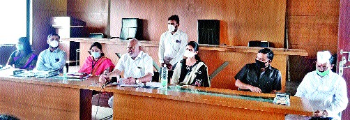 Sinner under curfew after six o'clock | सिन्नरला सहा वाजेनंतर कर्फ्यू Sinner under curfew after six o'clock | सिन्नरला सहा वाजेनंतर कर्फ्यू