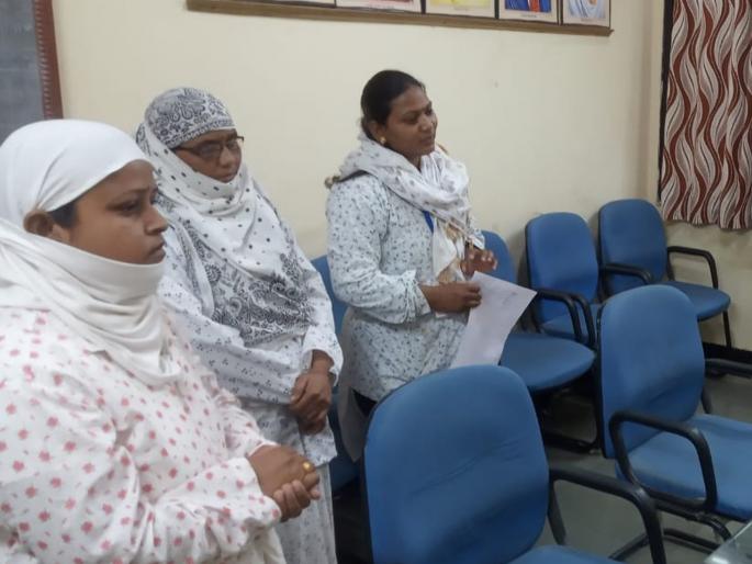 Vaccination can only be done when fighting with Corona | कोरोनासोबत लढतानाच लसीकरणाचीही होतेय सक्ती