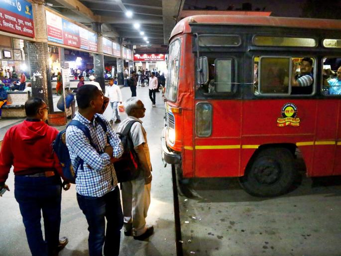 nashik,st,division,losses,caror | दोन दिवसांत नाशिक विभाग एसटीचे कोट्यवधींचे नुकसान nashik,st,division,losses,caror | दोन दिवसांत नाशिक विभाग एसटीचे कोट्यवधींचे नुकसान