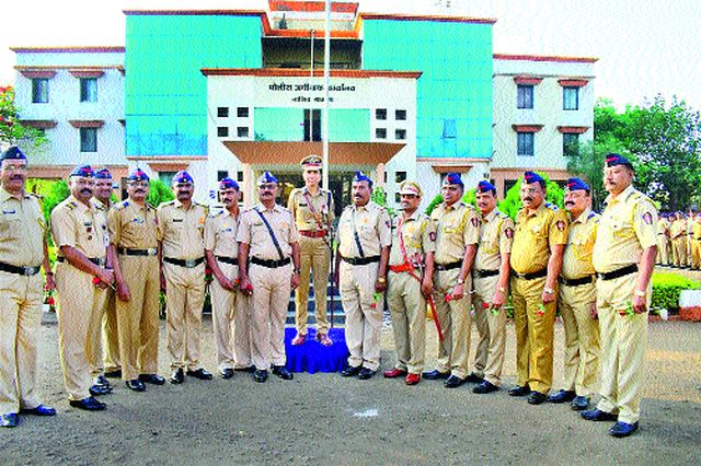 Director General of Police of Nashik Rural Police | नाशिक ग्रामीणच्या १६ पोलिसांना महासंचालक पदक Director General of Police of Nashik Rural Police | नाशिक ग्रामीणच्या १६ पोलिसांना महासंचालक पदक