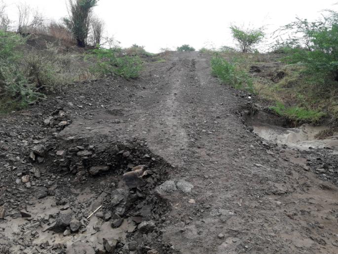 Parbhani district will brighten the fate of 23 roads | परभणी जिल्ह्यात२३ रस्त्यांचे भाग्य उजळणार Parbhani district will brighten the fate of 23 roads | परभणी जिल्ह्यात२३ रस्त्यांचे भाग्य उजळणार