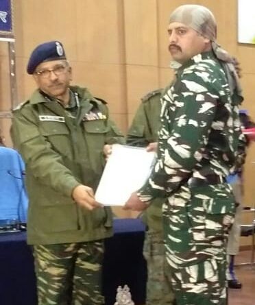 Terrorist killings from Jawana of Farandi | फरकांड्याच्या जवानाकडून दहशतवाद्याचा खात्मा Terrorist killings from Jawana of Farandi | फरकांड्याच्या जवानाकडून दहशतवाद्याचा खात्मा