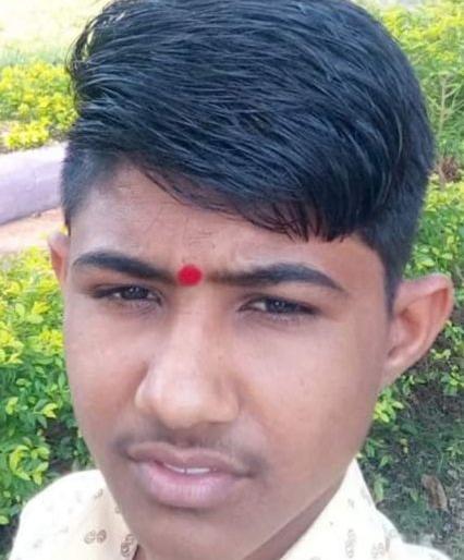 The three friends who went for a swim were drowned, both survived and one disappeared | पोहण्यासाठी गेलेले तिघे मित्र पाण्यात बुडाले, दोघ वाचले तर एक बेपत्ता