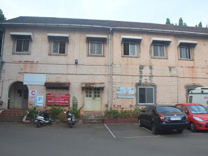 Problems of various patients including blood scarcity, delivery, surgery, dialysis in the government hospital in Ratnagiri | रत्नागिरीच्या शासकीय रूग्णालयात रक्ताचा तुटवडा, प्रसुति, शस्त्रक्रिया, डायलिसीससह विविध रूग्णांची अडचण Problems of various patients including blood scarcity, delivery, surgery, dialysis in the government hospital in Ratnagiri | रत्नागिरीच्या शासकीय रूग्णालयात रक्ताचा तुटवडा, प्रसुति, शस्त्रक्रिया, डायलिसीससह विविध रूग्णांची अडचण