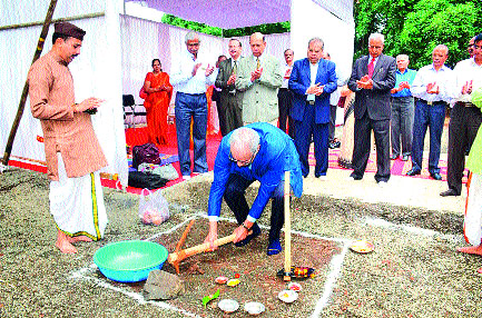 Do not worry about future, live in the present! | भविष्याची चिंता नको, वर्तमानात जगा! Do not worry about future, live in the present! | भविष्याची चिंता नको, वर्तमानात जगा!