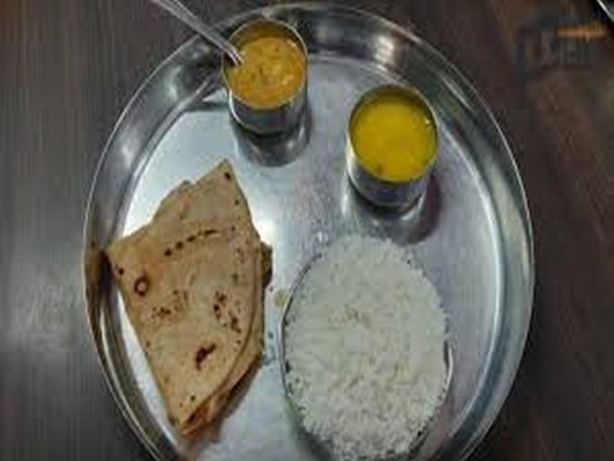 Another three months of Shiva meal at five rupees; Benefit to 3 crore 8 lakh citizens | आणखी तीन महिने शिवभोजन पाच रुपयांत; ३ कोटी ८ लाख नागरिकांना फायदा Another three months of Shiva meal at five rupees; Benefit to 3 crore 8 lakh citizens | आणखी तीन महिने शिवभोजन पाच रुपयांत; ३ कोटी ८ लाख नागरिकांना फायदा