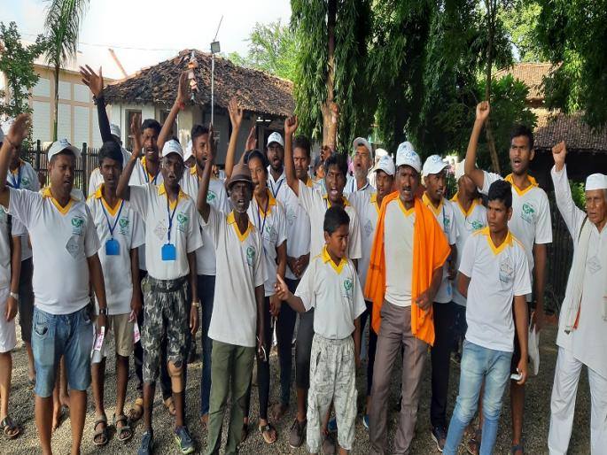 The goodwill of the city's 'Shrahalaya' reached the Sevagram Ashram | नगरच्या ‘स्रेहालय’ची सद्भावना यात्रा सेवाग्राम आश्रमात पोहोचली The goodwill of the city's 'Shrahalaya' reached the Sevagram Ashram | नगरच्या ‘स्रेहालय’ची सद्भावना यात्रा सेवाग्राम आश्रमात पोहोचली