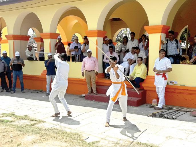Celebrates 351st anniversary of the Fort Sindhudurg, thrilling masala sports open | किल्ले सिंधुदुर्गचा ३५१ वा वर्धापन दिन साजरा, थरारक मर्दानी खेळांची सलामी Celebrates 351st anniversary of the Fort Sindhudurg, thrilling masala sports open | किल्ले सिंधुदुर्गचा ३५१ वा वर्धापन दिन साजरा, थरारक मर्दानी खेळांची सलामी