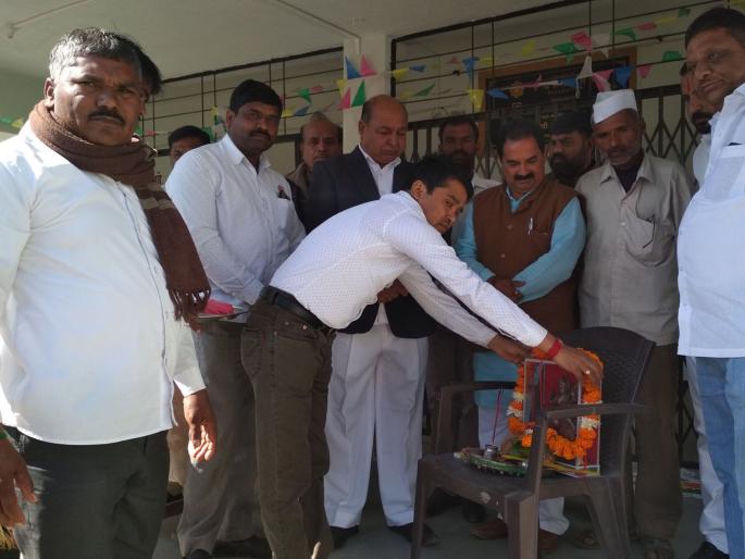 In the Pangri School, the Central Zilla Parishad President, in the tournament competition, is excited | पांगरी शाळेत केंद्रस्तरीय जिल्हा परिषद अध्यक्ष चषक स्पर्धा उत्साहात In the Pangri School, the Central Zilla Parishad President, in the tournament competition, is excited | पांगरी शाळेत केंद्रस्तरीय जिल्हा परिषद अध्यक्ष चषक स्पर्धा उत्साहात