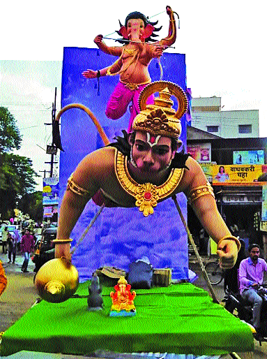 Sangli Republic welcomes ... | सांगलीत गणरायाचे जल्लोषात स्वागत...