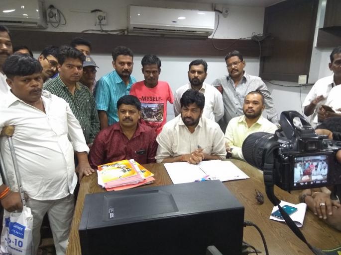 No meeting, no live agitation, MLA Bachu Kadu's notice to Thane Municipal Corporation, if the backlog of disabled persons is not spent for three months | अपंगांचा अनुशेष तीन महिन्यात खर्च न केल्यास बैठक नाही थेट आंदोलन, आमदार बच्चू कडू यांचा ठाणे महापालिकेला इशारा No meeting, no live agitation, MLA Bachu Kadu's notice to Thane Municipal Corporation, if the backlog of disabled persons is not spent for three months | अपंगांचा अनुशेष तीन महिन्यात खर्च न केल्यास बैठक नाही थेट आंदोलन, आमदार बच्चू कडू यांचा ठाणे महापालिकेला इशारा