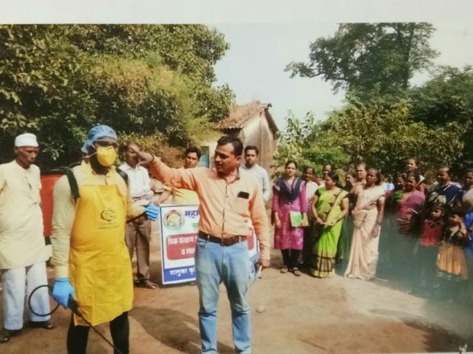 Demonstration of Peanut Drug Spraying for farmers in Thane district to avoid poisoning | विषबाधा टाळण्यासाठी ठाणे जिल्ह्यातील शेतकऱ्यांना पीक औषध फवारणीचे प्रात्यक्षिक Demonstration of Peanut Drug Spraying for farmers in Thane district to avoid poisoning | विषबाधा टाळण्यासाठी ठाणे जिल्ह्यातील शेतकऱ्यांना पीक औषध फवारणीचे प्रात्यक्षिक