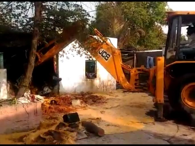 State Excise Department took action against illegal liquor shops in Urli Kanchan | उरळी कांचन येथील दारु भटट्यांवर राज्य उत्पादन शुल्क विभागाची कारवाई State Excise Department took action against illegal liquor shops in Urli Kanchan | उरळी कांचन येथील दारु भटट्यांवर राज्य उत्पादन शुल्क विभागाची कारवाई