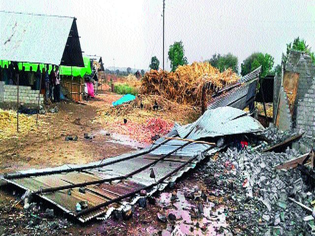 Rain or storm in the district | जिल्ह्यात वादळी वाºयासह पाऊस Rain or storm in the district | जिल्ह्यात वादळी वाºयासह पाऊस