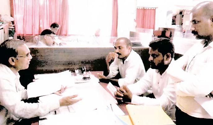 Even though there is a job in the school, many have started teaching | शाळेत नोकरी असतानाही अनेकांकडून शिकवणी सुरू Even though there is a job in the school, many have started teaching | शाळेत नोकरी असतानाही अनेकांकडून शिकवणी सुरू