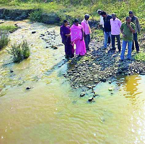 The village water supply will not be stopped for eight days | आठ दिवसांपासून गावाचा पाणी पुरवठा बंदच The village water supply will not be stopped for eight days | आठ दिवसांपासून गावाचा पाणी पुरवठा बंदच