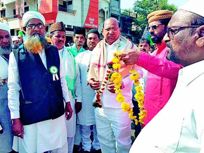 Eid-e-Miladunnabi's procession symbolizes the god of the Sovereign | ईद-ए-मिलादुन्नबीचा जुलूस सर्वधर्म समभावाचे प्रतिक Eid-e-Miladunnabi's procession symbolizes the god of the Sovereign | ईद-ए-मिलादुन्नबीचा जुलूस सर्वधर्म समभावाचे प्रतिक