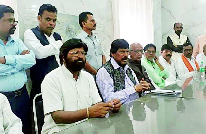 The word Dalit is not insulting | दलित हा शब्द अपमानकारक नाहीच The word Dalit is not insulting | दलित हा शब्द अपमानकारक नाहीच