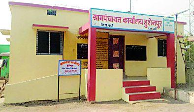 Sarpanch and the secretariat dispute reached the police | सरपंच व सचिवांचा वाद पोहोचला पोलिसांत Sarpanch and the secretariat dispute reached the police | सरपंच व सचिवांचा वाद पोहोचला पोलिसांत