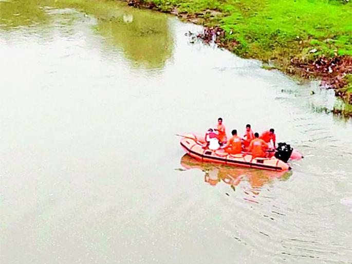 Mourn in the trumpet when all fours are drowned | चौघे बुडाल्याने हिंगणघाटात शोककळा