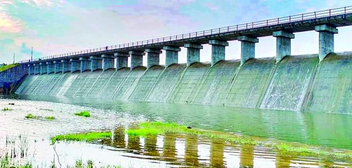 The reservoir is full of buoyancy | जलाशय हाऊसफुल्ल, उत्साह हवा; पण उन्माद नको The reservoir is full of buoyancy | जलाशय हाऊसफुल्ल, उत्साह हवा; पण उन्माद नको