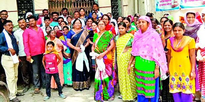 Locked to the Majipra | ‘मजीप्रा’ला ठोकले कुलूप Locked to the Majipra | ‘मजीप्रा’ला ठोकले कुलूप